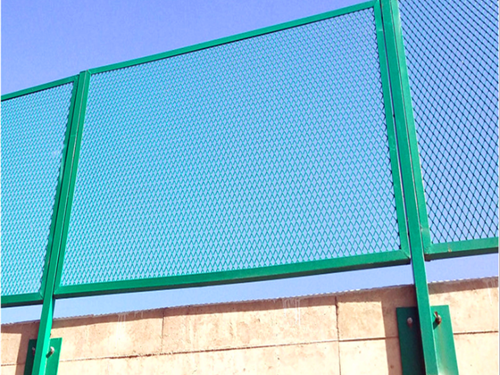 bb体育平台:服务网络数量翻倍 特斯拉V3超级充电桩引入中国